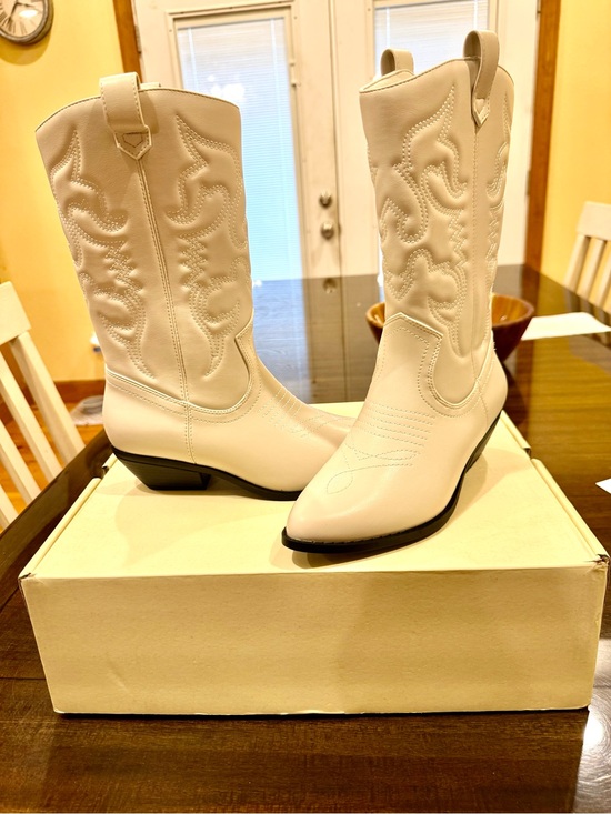 J. Adams Shoes - Classic Women's White Lace-Up Western Boots
